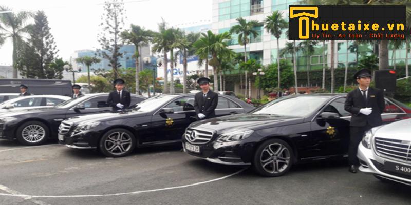 Bạn hãy đăng ký thuê xe sớm để chọn được tài xế ưng ý